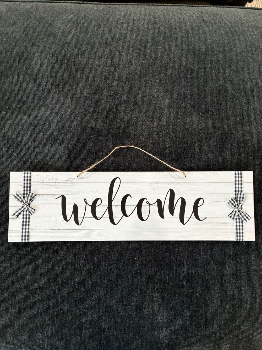 NWT- Horizontal Slatted Wooden WELCOME Decor Hanging Sign w/ Buffalo Check Bows